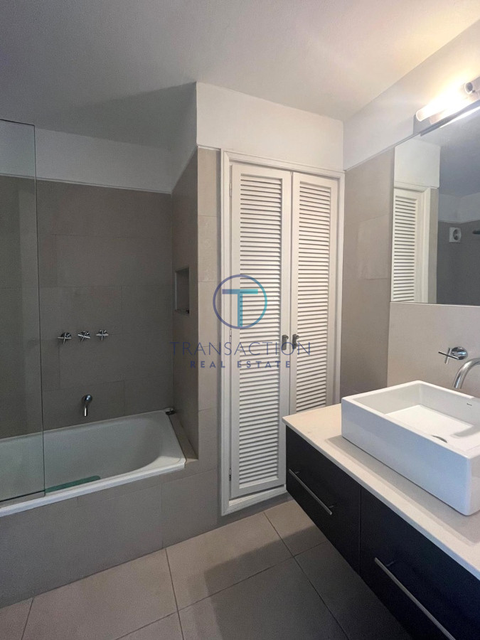 Apartamento ID.1055/Imperiale-,-Punta-del-este,-directo-al-mar - Apartamento primera linea, frente al mar,Punta del este, Playa Mansa