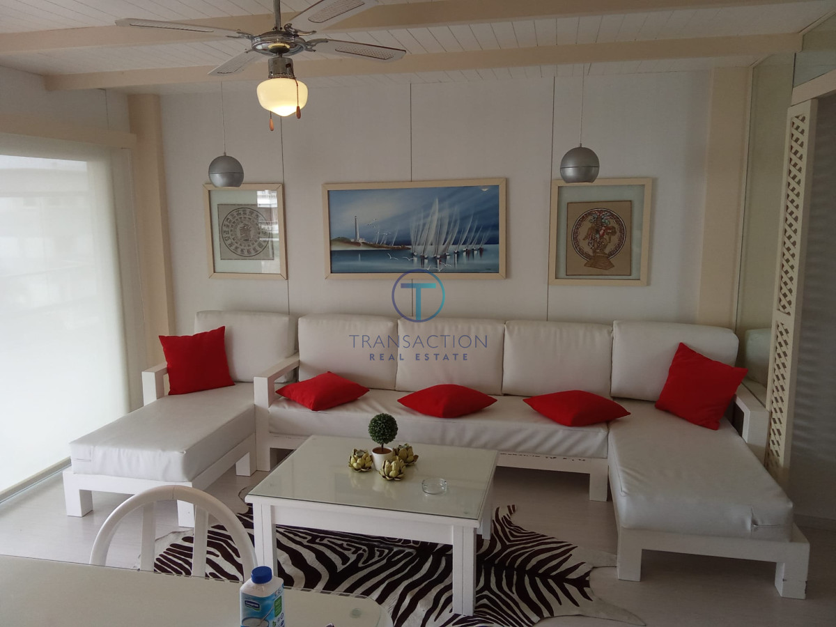 Apartamento ID.557/-Venta--Apartamento-3-dormitorios--Puerto-de-Punta-este - Apartamento en Punta del Este, Península