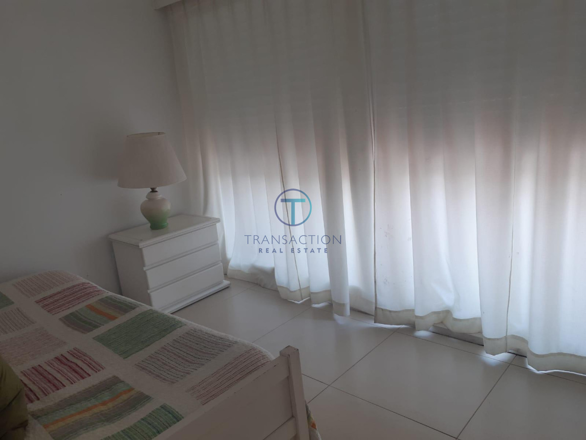 Apartamento ID.1309/  - Apartamento Punta del Este, Península, sobre Av.Gorlero