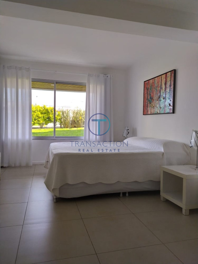 Apartamento ID.1051/-Venta--Apartamento-3-dormitorios--Puerto-de-Punta-este - Apartamento en La Barra, Montoya