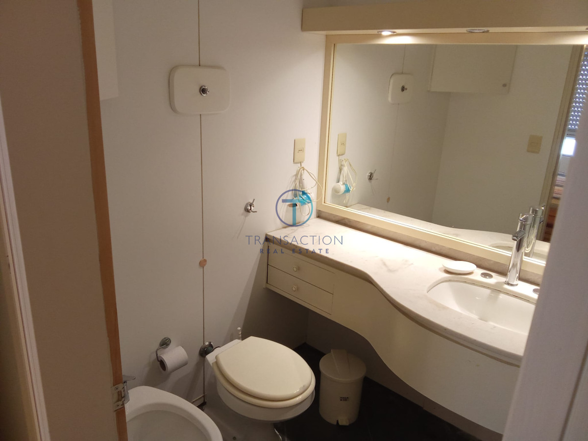Apartamento ID.557/-Venta--Apartamento-3-dormitorios--Puerto-de-Punta-este - Apartamento en Punta del Este, Península