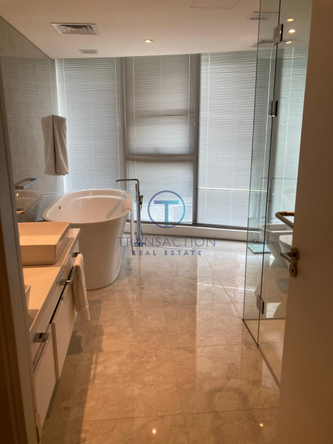 Apartamento ID.940/Apartamentos-en-Venta--Transaction-Real-Estate - Venta - Apartamento TRUMP TOWER - 3 DORM 3 BA + SERVICIO 
