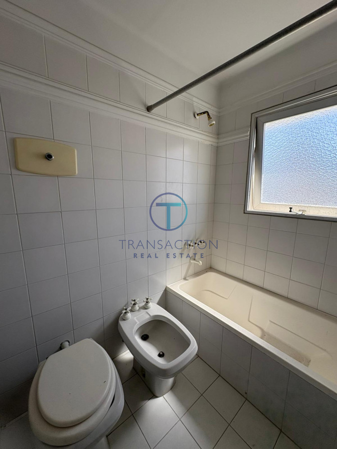 Apartamento ID.1562/Venta,-3-dormitorios-en-Punta-este - EXELENTE OPORTUNIDAD EN PENINSULA