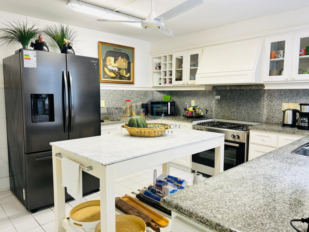 Apartamento ID.1587/Venta--Impecable-Apartamento-4-dormitorios-4-baños - Apartamento en Venta - Punta del Este