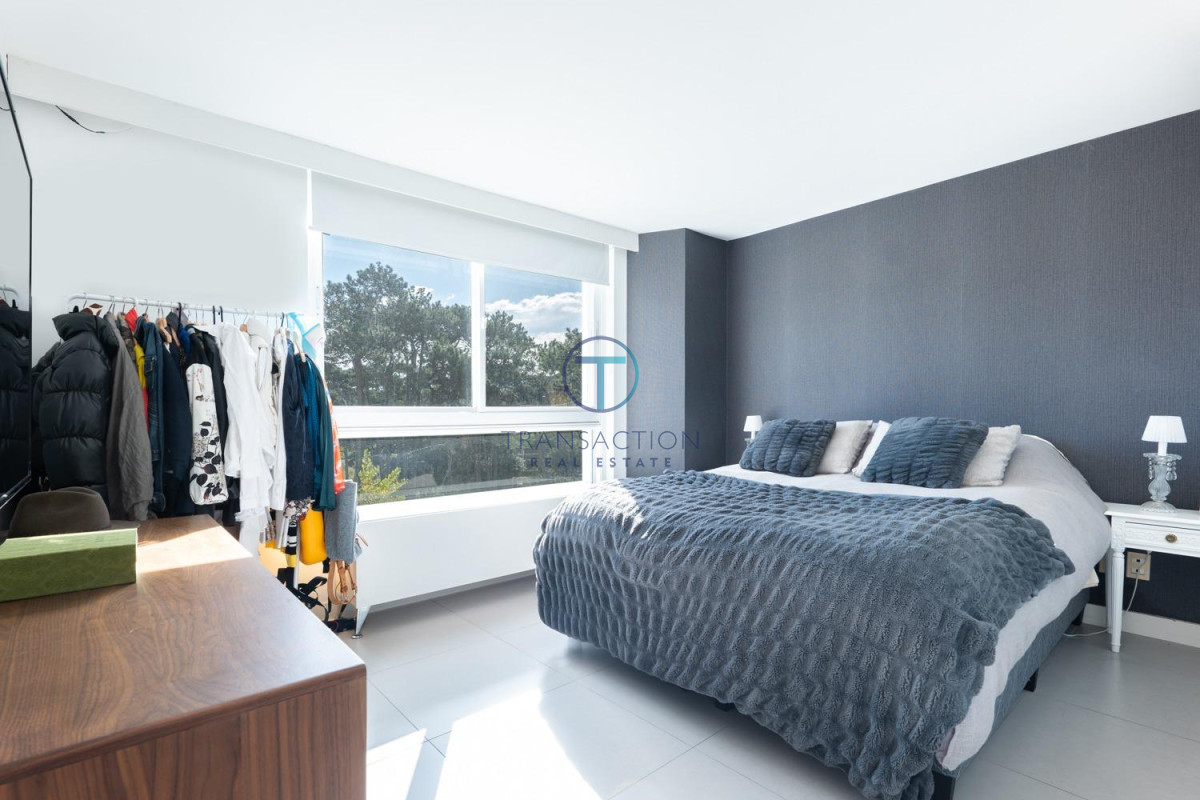 Apartamento ID.1476/Vende-apartamento-esquinero-con-vista-al-mar-de-2-dormitorios-en-Alexander-Boulevard-Punta-del-Este- - Apartamento en Punta del Este, 