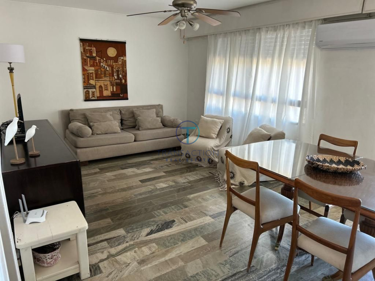 Apartamento ID.406/Apartamento-Punta-del-Este,-Península,-sobre-Av.Gorlero - OPORTUNIDAD FRENTE AL MAR 