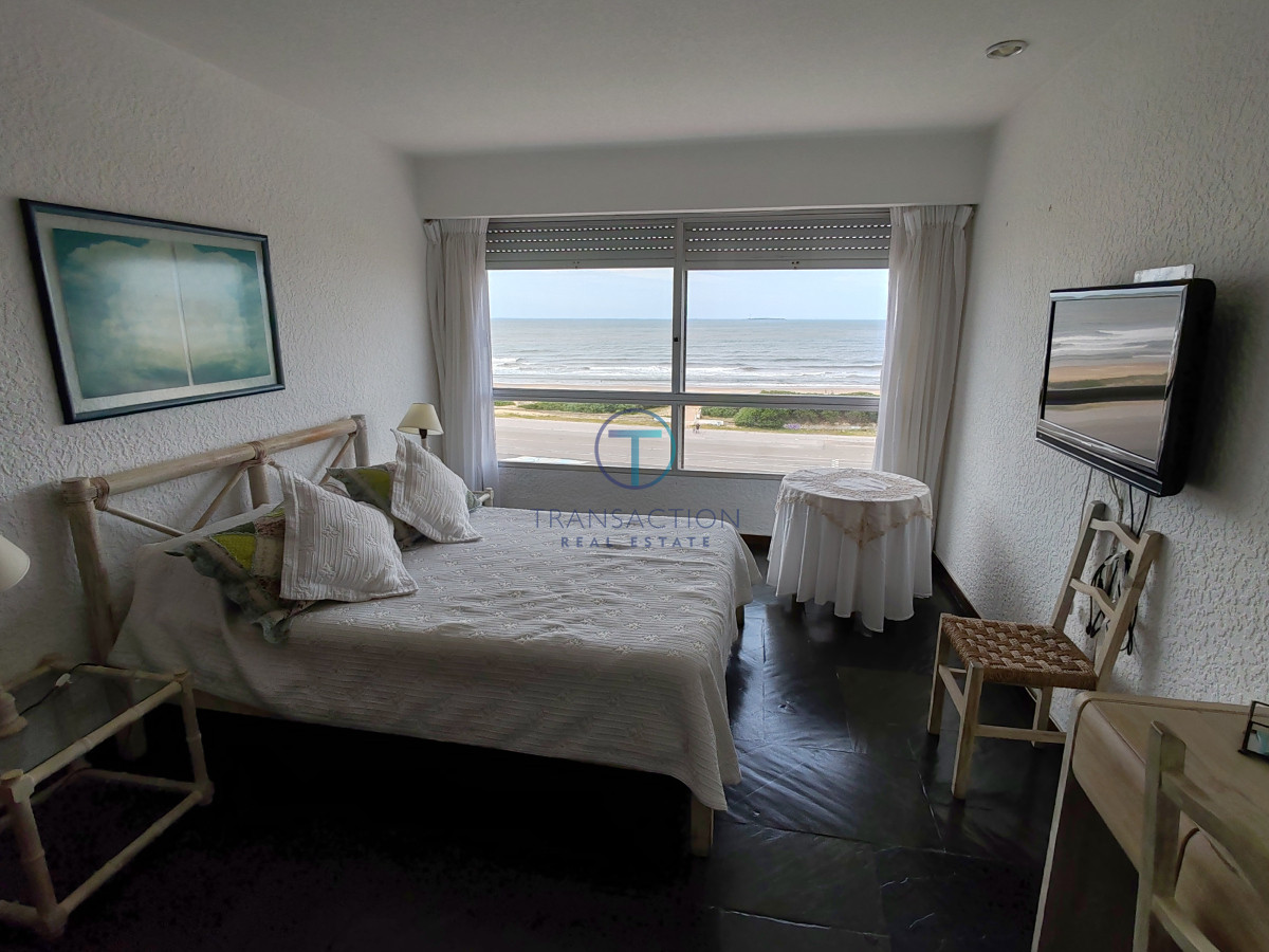 Apartamento ID.1350/Venta-apartamento-en-Peninsula - apto VENTA playa Brava , PUNTA DEL ESTE