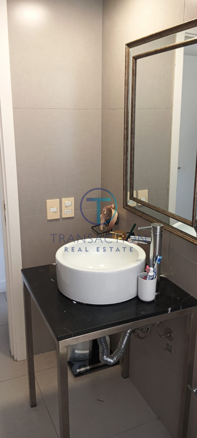 Apartamento ID.1476/Vende-apartamento-esquinero-con-vista-al-mar-de-2-dormitorios-en-Alexander-Boulevard-Punta-del-Este- - Apartamento en Punta del Este, 