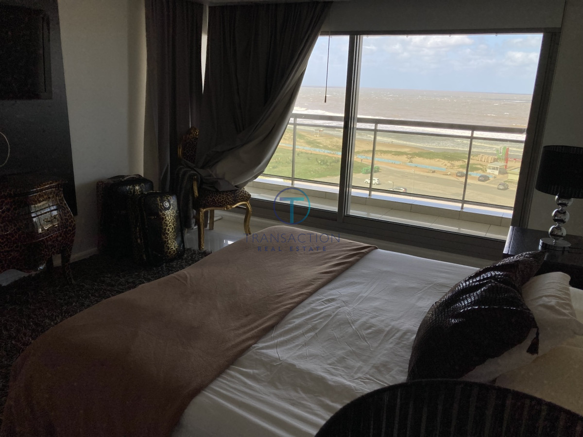 Apartamento ID.961/Venta--Apartamento-TRUMP-TOWER--3-DORM-3-BA- -SERVICIO- - Venta - Impecable Apartamento 4 dormitorios 4 baños