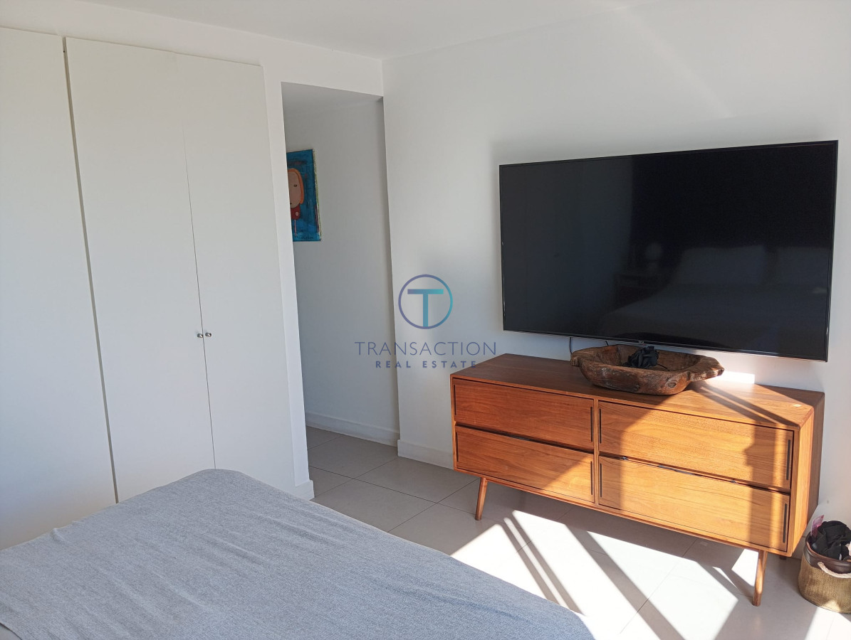 Apartamento ID.1476/Vende-apartamento-esquinero-con-vista-al-mar-de-2-dormitorios-en-Alexander-Boulevard-Punta-del-Este- - Apartamento en Punta del Este, 