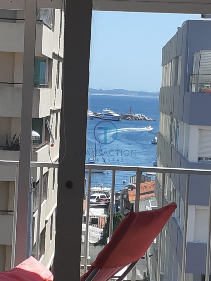 Apartamento ID.1309/  - Apartamento Punta del Este, Península, sobre Av.Gorlero