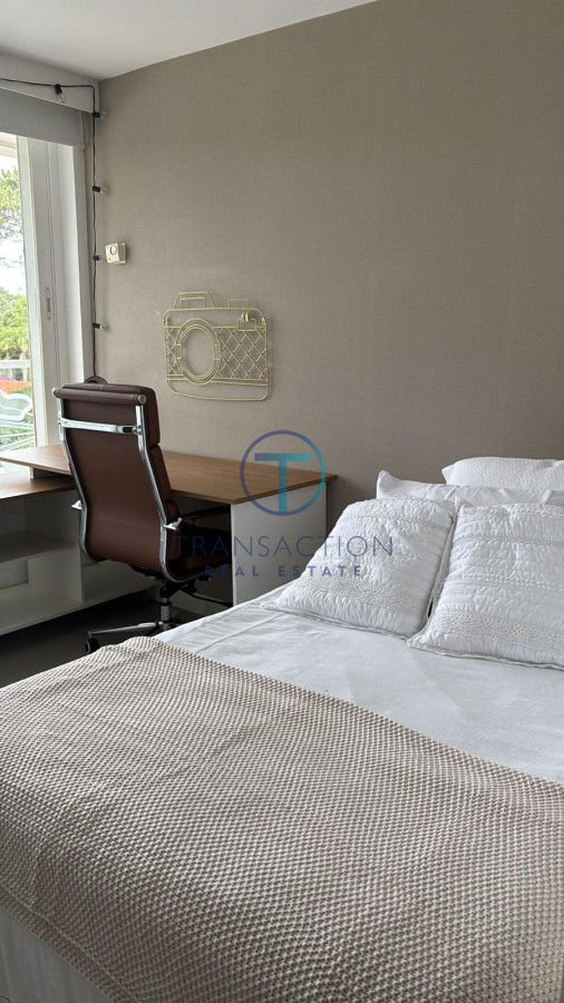 Apartamento ID.1476/Vende-apartamento-esquinero-con-vista-al-mar-de-2-dormitorios-en-Alexander-Boulevard-Punta-del-Este- - Apartamento en Punta del Este, 