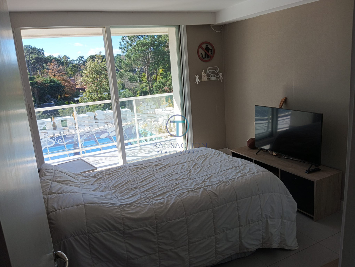 Apartamento ID.1476/Vende-apartamento-esquinero-con-vista-al-mar-de-2-dormitorios-en-Alexander-Boulevard-Punta-del-Este- - Apartamento en Punta del Este, 