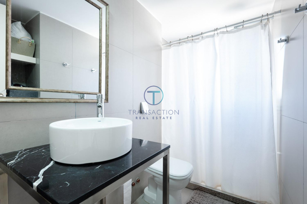 Apartamento ID.1476/Vende-apartamento-esquinero-con-vista-al-mar-de-2-dormitorios-en-Alexander-Boulevard-Punta-del-Este- - Apartamento en Punta del Este, 