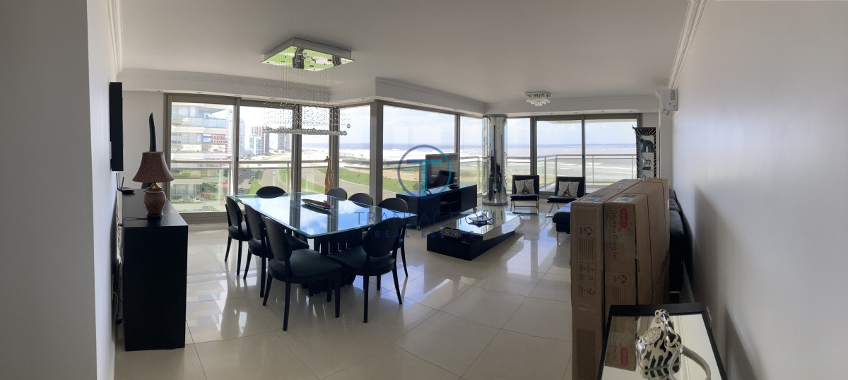 Apartamento ID.961/Venta--Apartamento-TRUMP-TOWER--3-DORM-3-BA- -SERVICIO- - Venta - Impecable Apartamento 4 dormitorios 4 baños