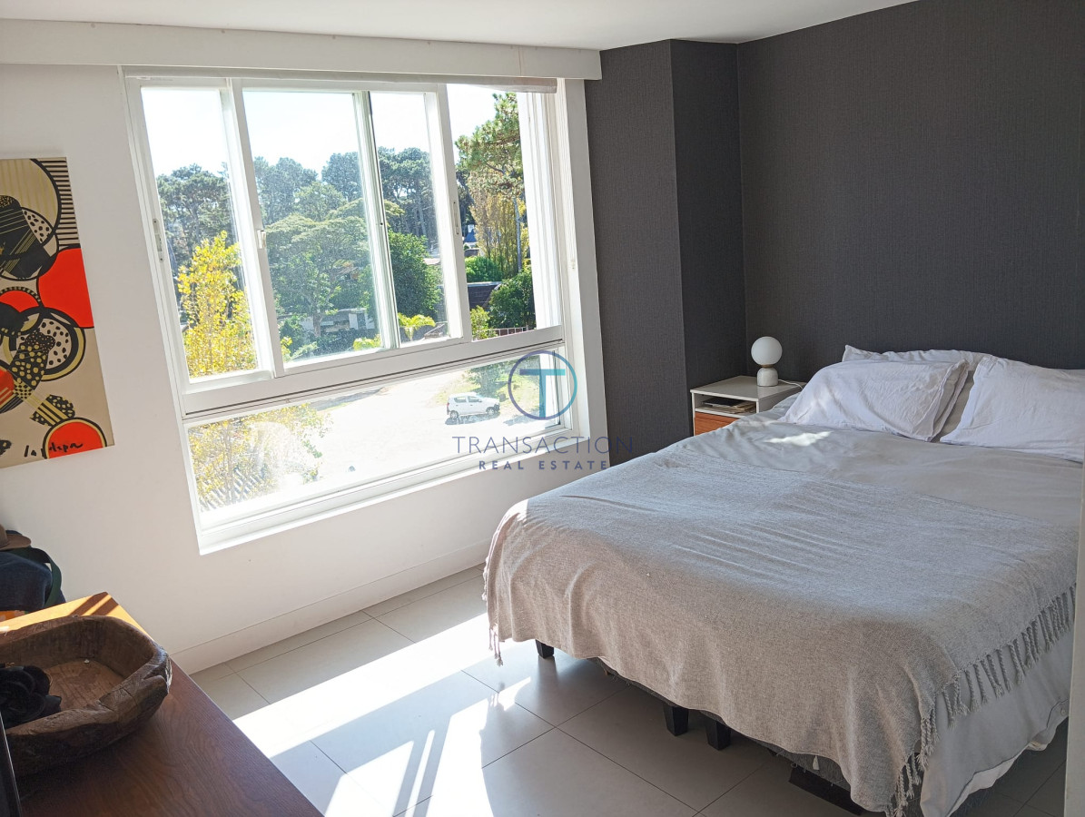 Apartamento ID.1476/Vende-apartamento-esquinero-con-vista-al-mar-de-2-dormitorios-en-Alexander-Boulevard-Punta-del-Este- - Apartamento en Punta del Este, 