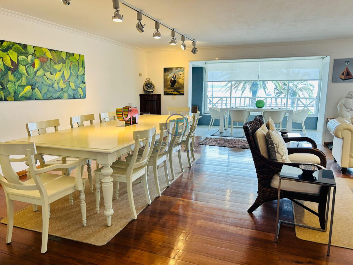 Apartamento ID.1587/Venta--Impecable-Apartamento-4-dormitorios-4-baños - Apartamento en Venta - Punta del Este