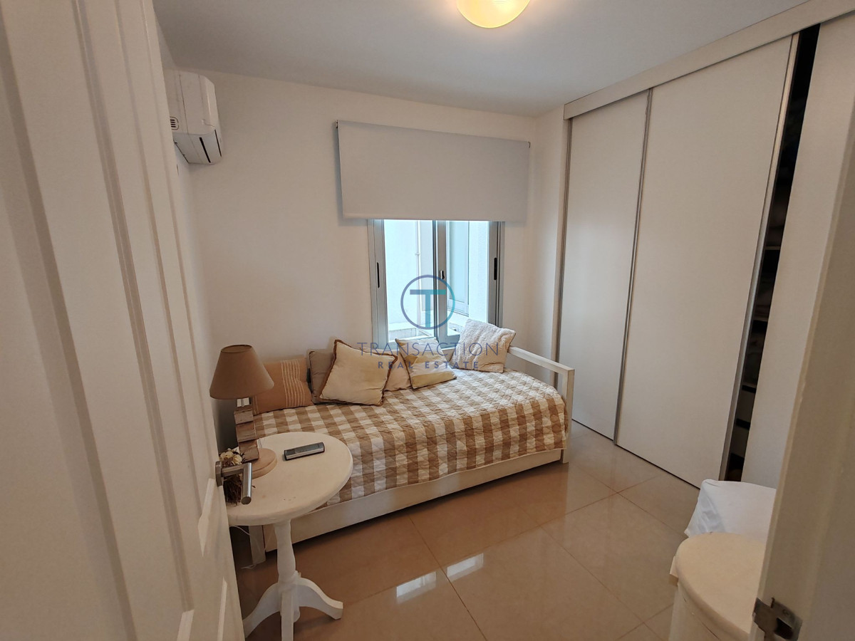Apartamento ID.1358/  - Apto PUNTA DEL ESTE, Playa mansa