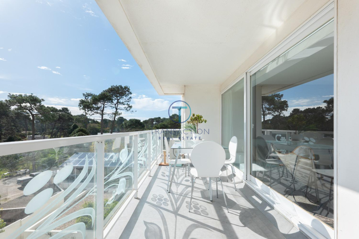 Apartamento ID.1476/Vende-apartamento-esquinero-con-vista-al-mar-de-2-dormitorios-en-Alexander-Boulevard-Punta-del-Este- - Apartamento en Punta del Este, 