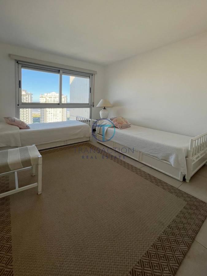 Apartamento ID.1055/Imperiale-,-Punta-del-este,-directo-al-mar - Apartamento primera linea, frente al mar,Punta del este, Playa Mansa