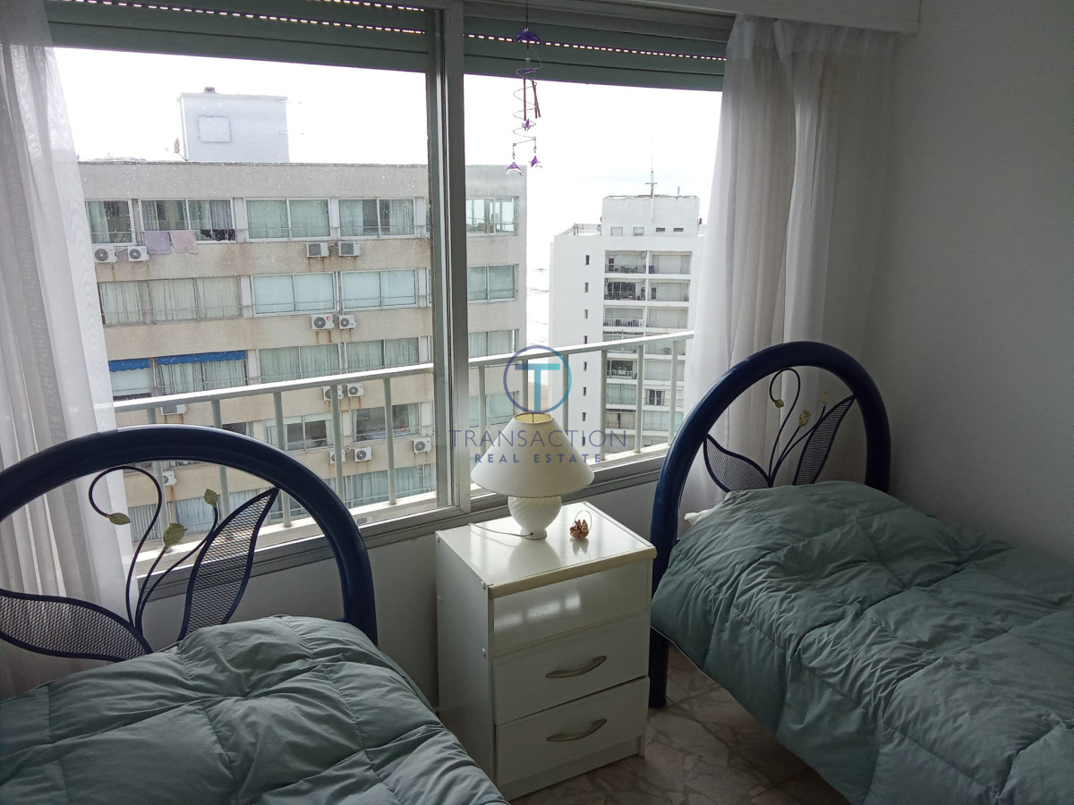 Apartamento ID.555/Departamento-de-3-dormitorio-con-parrillero-en-venta-,-ultimo-piso-frente-al-mar,-Punta-del-Este - Apartamento en Punta del Este, Península