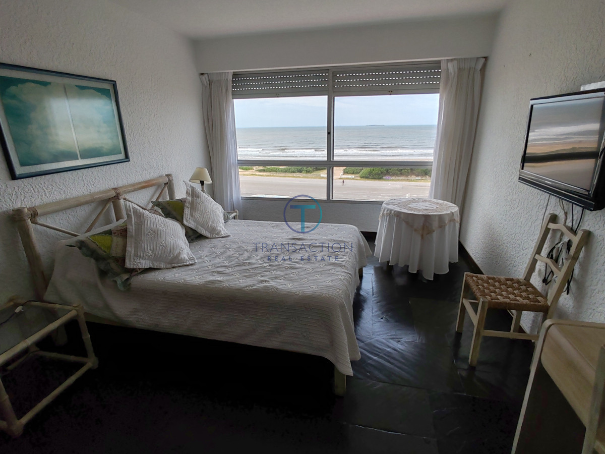 Apartamento ID.1350/Venta-apartamento-en-Peninsula - apto VENTA playa Brava , PUNTA DEL ESTE