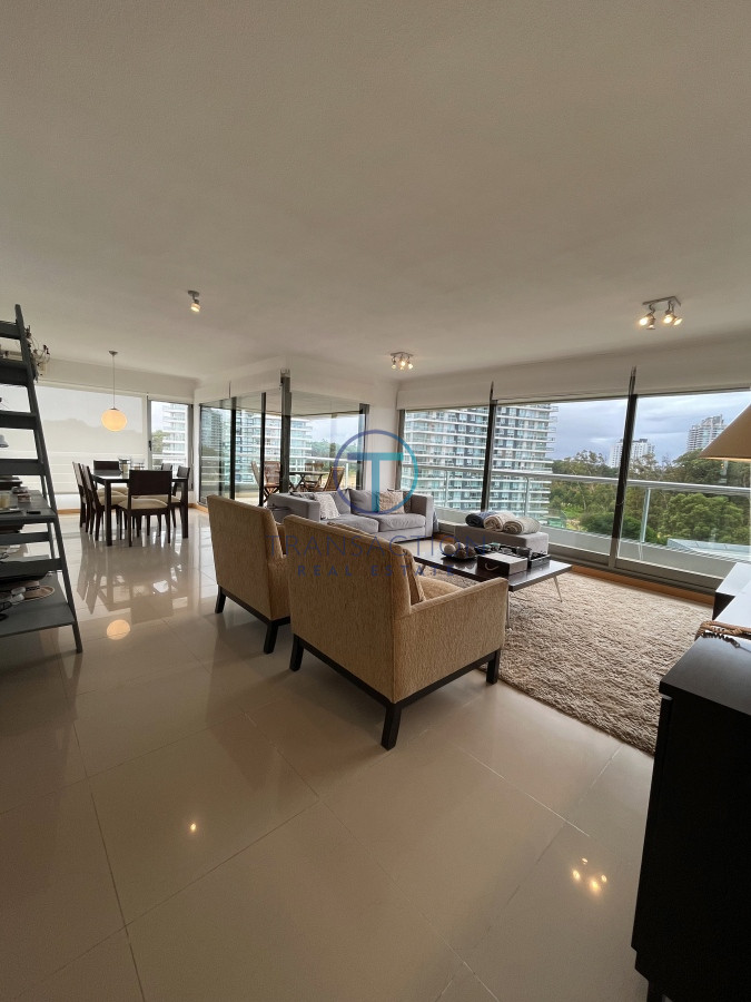 Apartamento ID.1056/Venta--Apartamento-moderno-a-metros-mar - Roosevelt, Playa Brava