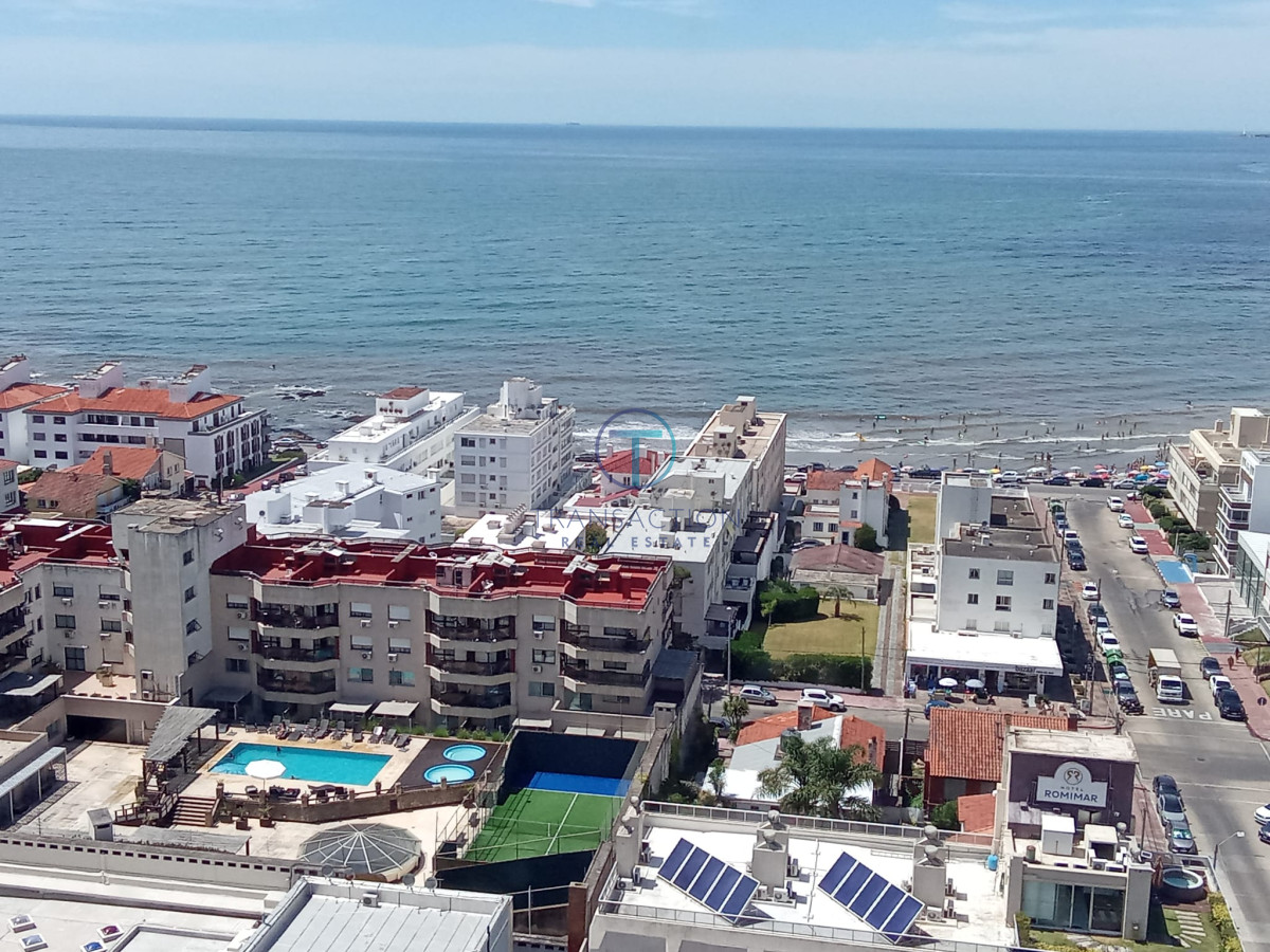 Apartamento ID.892/Venta,-3-Dormitorios-en-Playa-Mansa-con-Vista-al-Mar - Venta - Apartamento en el centro de la Punta