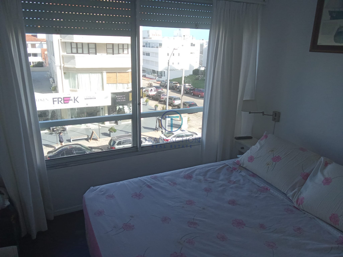 Apartamento ID.911/APARTAMENTO-EN-EL-CORAZÓN-DE-LA-PENINSULA - Venta - Apartameto 1 y medio dorm Península , Punta del Este
