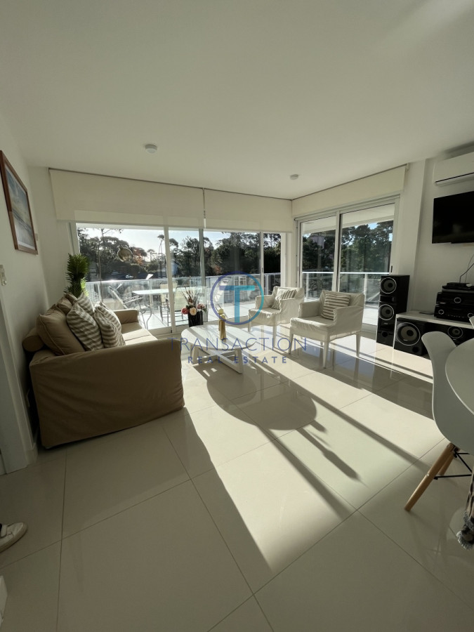 Apartamento ID.980/  - Venta - Apartamento moderno a metros mar