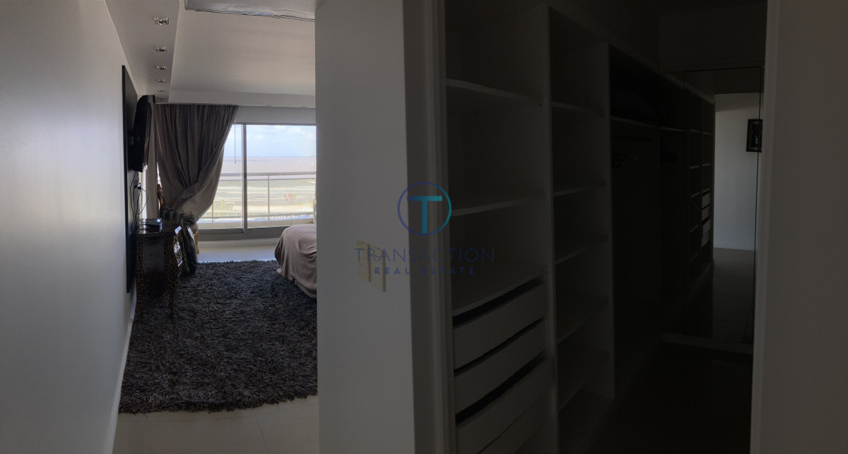 Apartamento ID.961/Venta--Apartamento-TRUMP-TOWER--3-DORM-3-BA- -SERVICIO- - Venta - Impecable Apartamento 4 dormitorios 4 baños