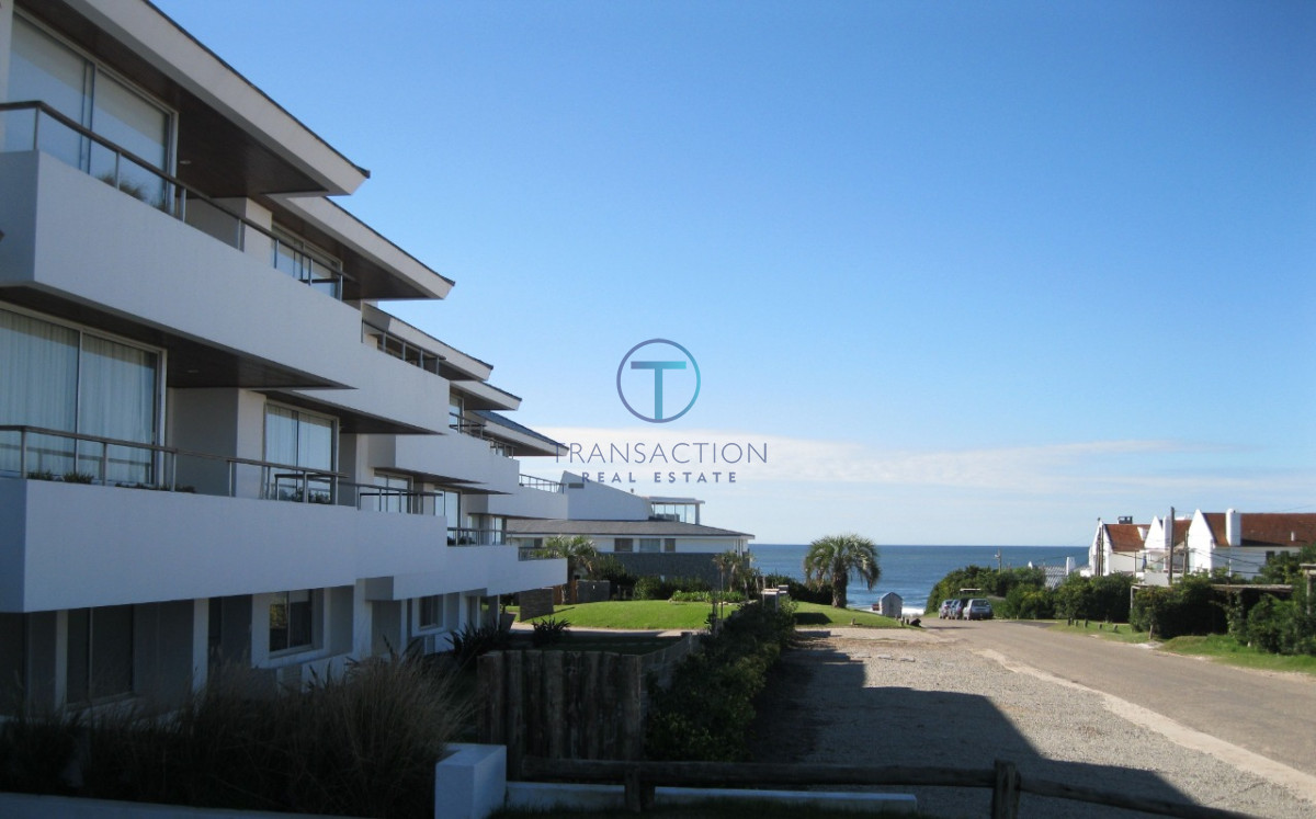 Apartamento ID.1051/-Venta--Apartamento-3-dormitorios--Puerto-de-Punta-este - Apartamento en La Barra, Montoya