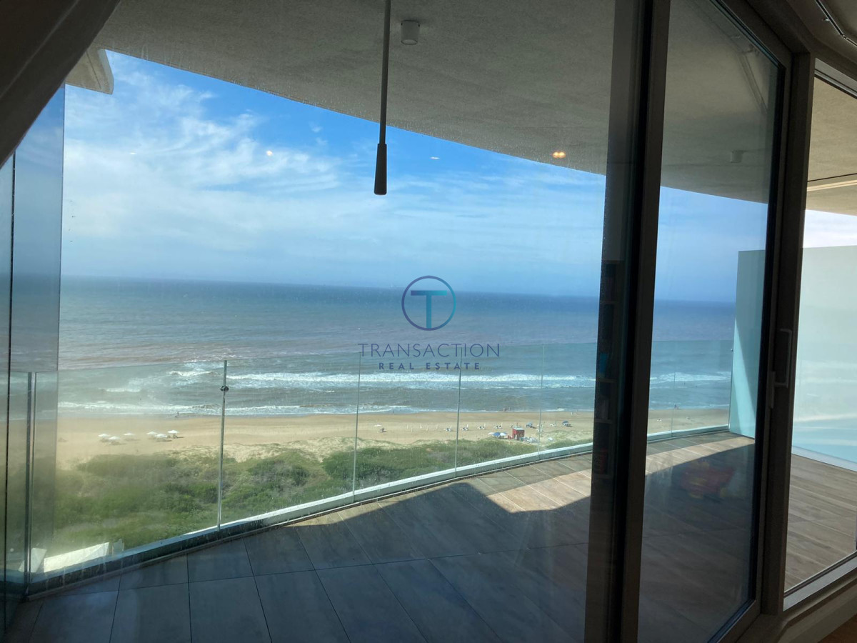 Apartamento ID.940/Apartamentos-en-Venta--Transaction-Real-Estate - Venta - Apartamento TRUMP TOWER - 3 DORM 3 BA + SERVICIO 
