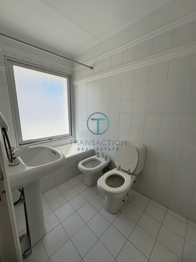 Apartamento ID.1562/Venta,-3-dormitorios-en-Punta-este - EXELENTE OPORTUNIDAD EN PENINSULA
