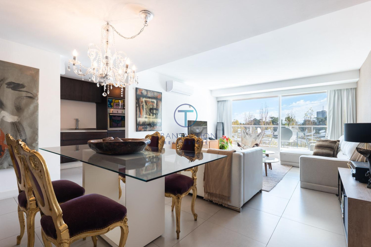 Apartamento ID.1476/Vende-apartamento-esquinero-con-vista-al-mar-de-2-dormitorios-en-Alexander-Boulevard-Punta-del-Este- - Apartamento en Punta del Este, 