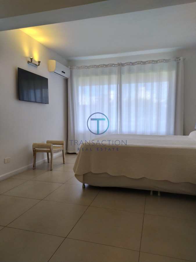 Apartamento ID.1051/-Venta--Apartamento-3-dormitorios--Puerto-de-Punta-este - Apartamento en La Barra, Montoya