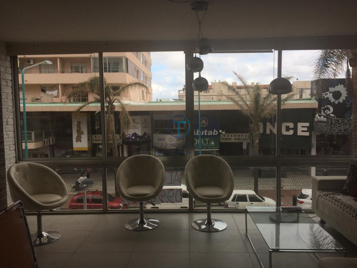 Apartamento ID.602/Venta-2-dormitorios,-Península--Punta-del-este - apartamento amplio en venta