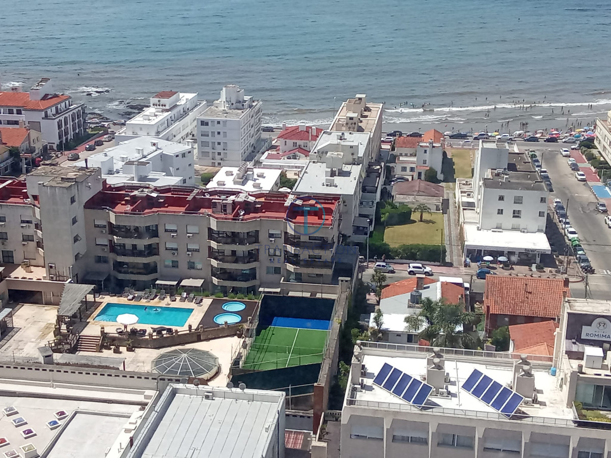 Apartamento ID.893/Apartamento-3-dormitorios-con-vista-al-mar,-parada-2-de-la-brava - VENTA Peninsula Punta Este