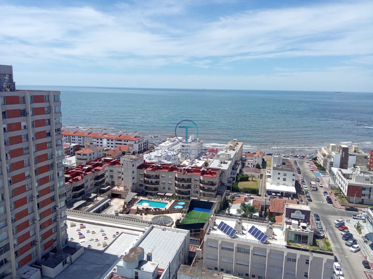 Apartamento ID.892/Venta,-3-Dormitorios-en-Playa-Mansa-con-Vista-al-Mar - Venta - Apartamento en el centro de la Punta