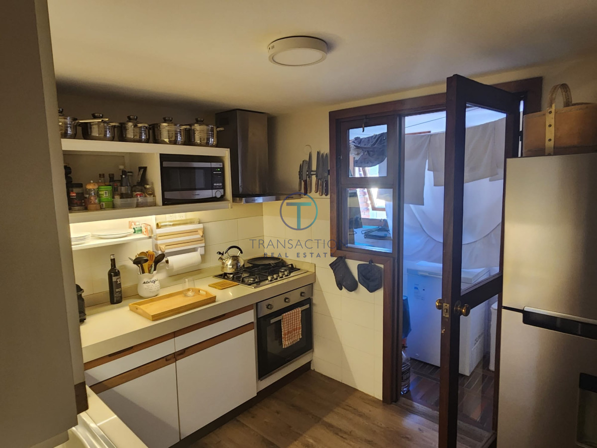 Apartamento ID.887/-2-Dormitorios-y-Parrillero-Frente-a-Playa-Brava,-Punta-del-Este - Apartamento frente al mar, Peninsula Punta este