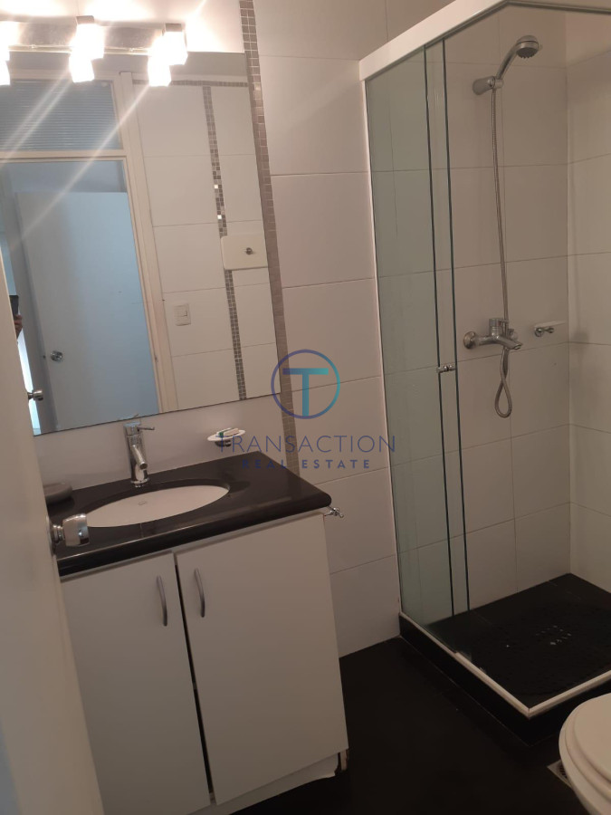 Apartamento ID.1309/  - Apartamento Punta del Este, Península, sobre Av.Gorlero