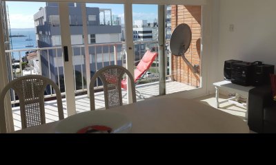 Apartamento Punta del Este, Península, sobre Av.Gorlero