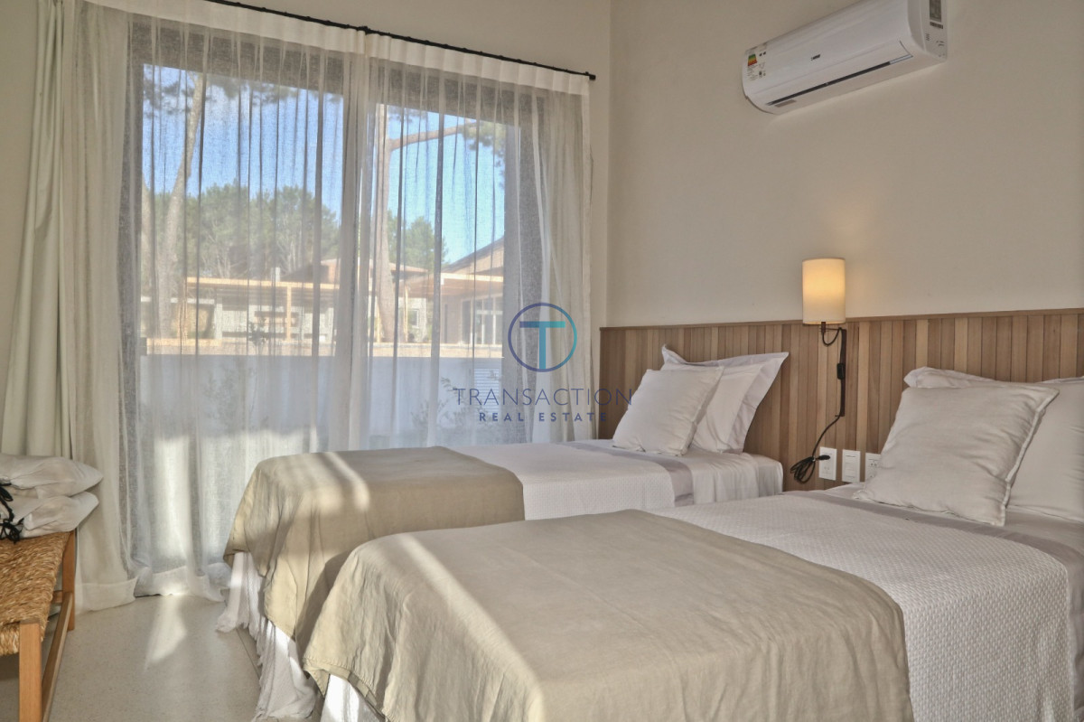 Casa ID.843/Gran-casa-a-la-venta-,Punta-del-Este,-parada-de-la-playa-mansa - Casa en Pinar del Faro