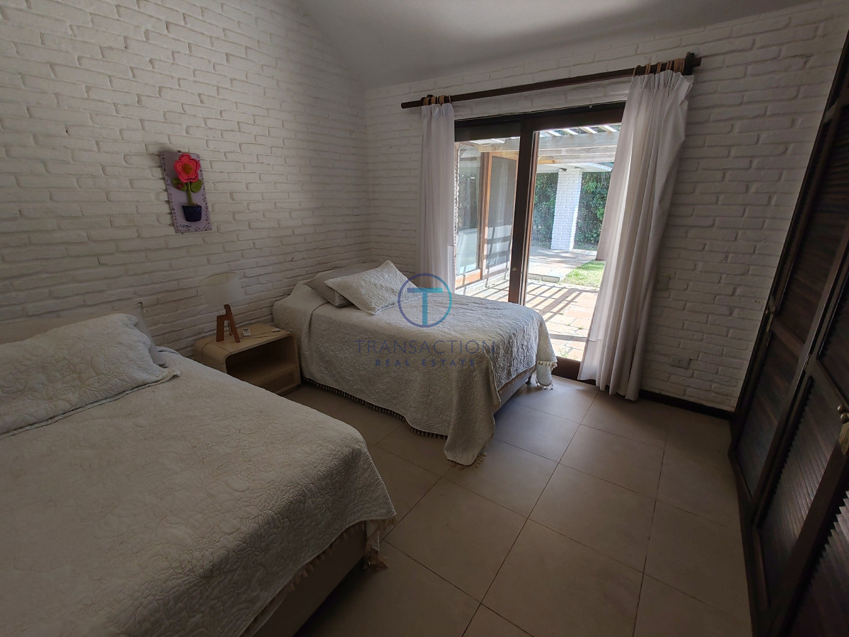 Casa ID.1352/Casa-en-El-Chorro-,-ALQUILER-y-VENTA - Casa en Punta del Este, Shopping
