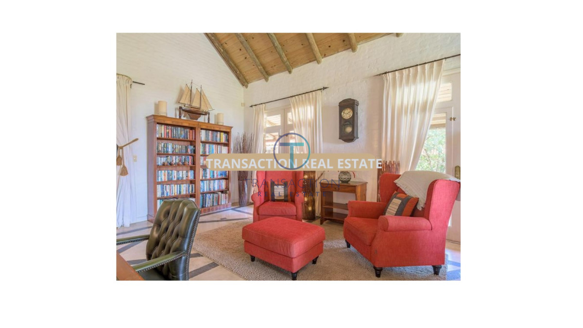 Casa ID.896/Casas-en-Venta--Transaction-Real-Estate - Espectacular Chacra con Viñedo