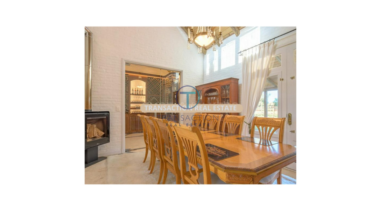 Casa ID.896/Casas-en-Venta--Transaction-Real-Estate - Espectacular Chacra con Viñedo