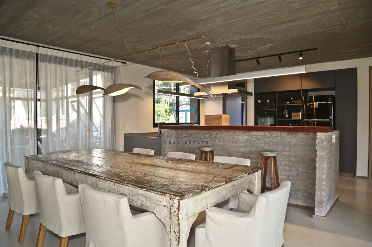 Casa ID.843/Gran-casa-a-la-venta-,Punta-del-Este,-parada-de-la-playa-mansa - Casa en Pinar del Faro
