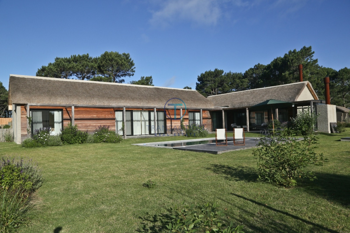 Casa ID.843/Gran-casa-a-la-venta-,Punta-del-Este,-parada-de-la-playa-mansa - Casa en Pinar del Faro