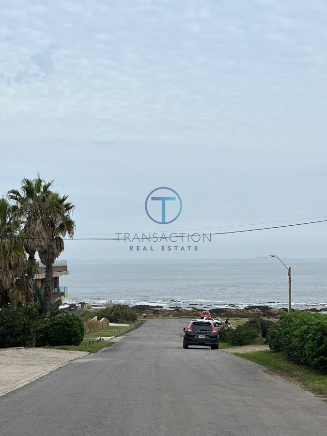 Casa ID.1070/  - Casa en Venta con Piscina - Ubicada en La Barra, Punta del Este
