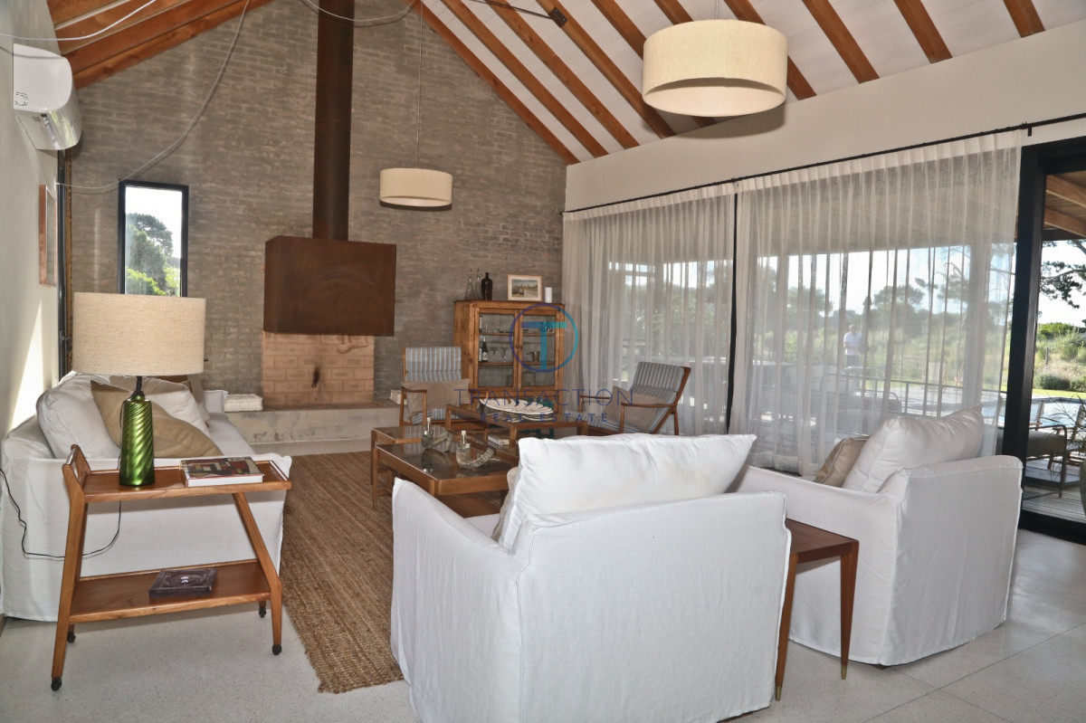 Casa ID.843/Gran-casa-a-la-venta-,Punta-del-Este,-parada-de-la-playa-mansa - Casa en Pinar del Faro